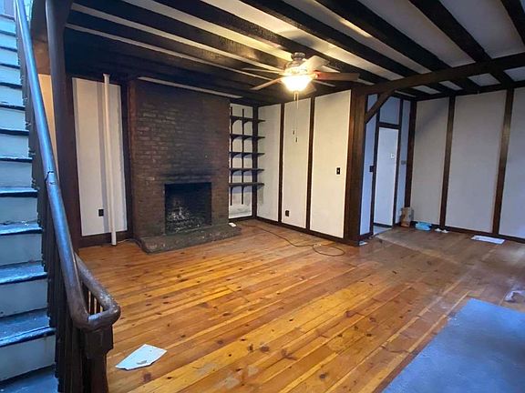 2nd image of 219 E 5th St #2R