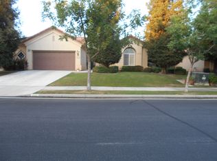 2012 Snowdrop Dr, Bakersfield, CA 93311