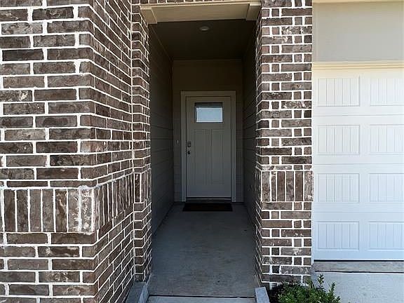 4th image of 1615 Solana Dr