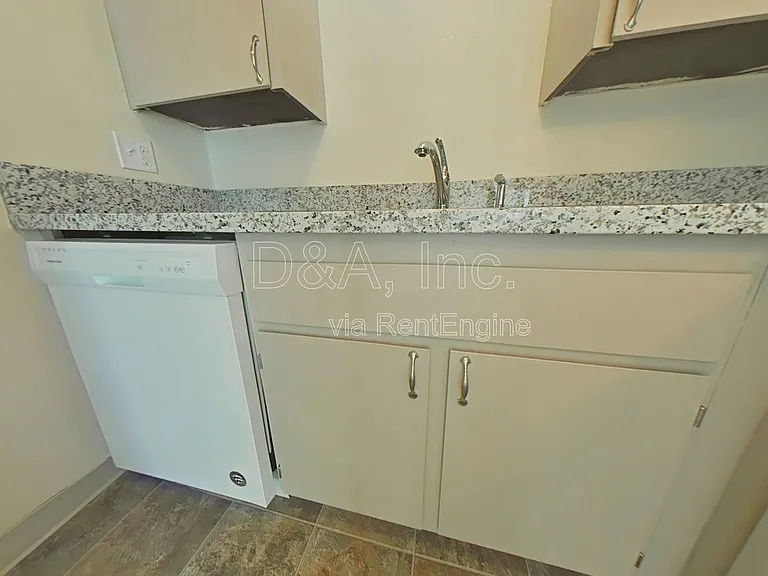 1909 Main St #D — Photo 5