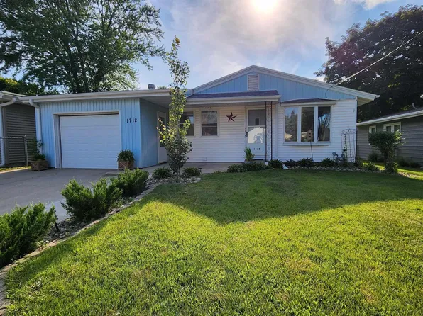 1712 S Hampshire Ave, Mason City, IA 50401