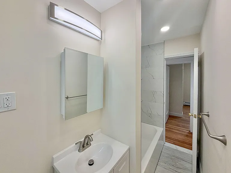 327 8th St #7 — Photo 20