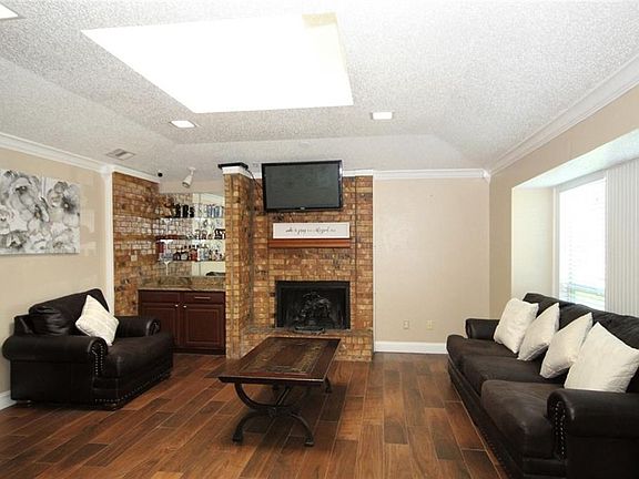 5th image of 2712 E Wentwood Dr