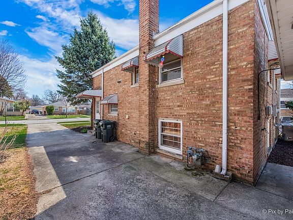 5th image of 9008 Menard Ave