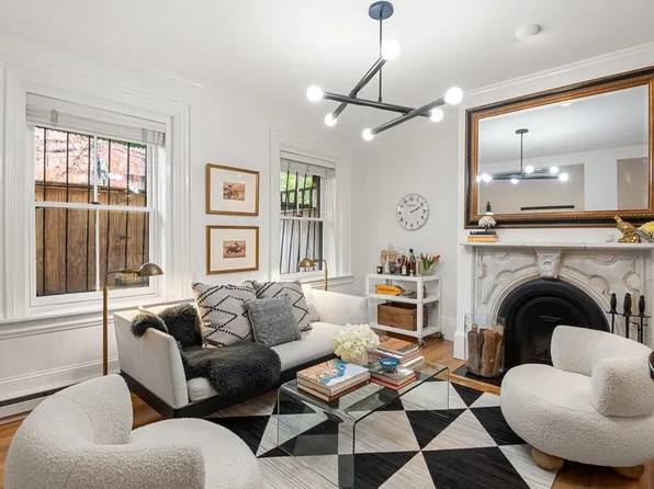 67 Worcester St APT 1, Boston, MA 02118