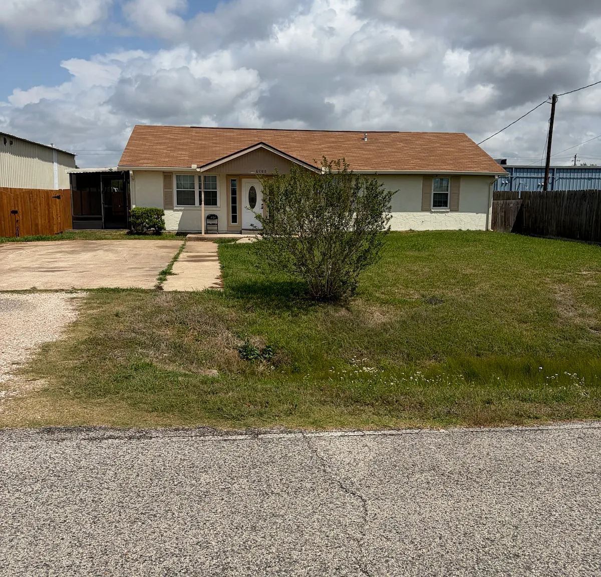 3 bed, 1344 sqft, $1,950 — Photo 4