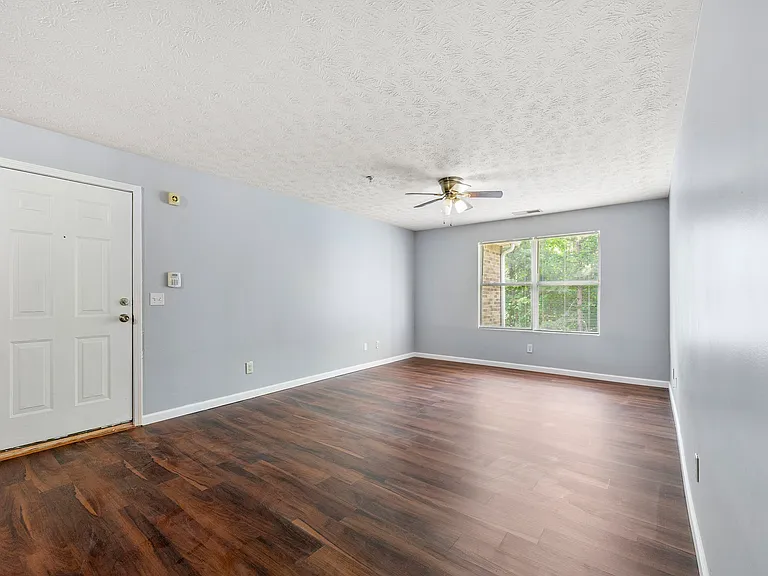 3247 Fairington Dr — Photo 19