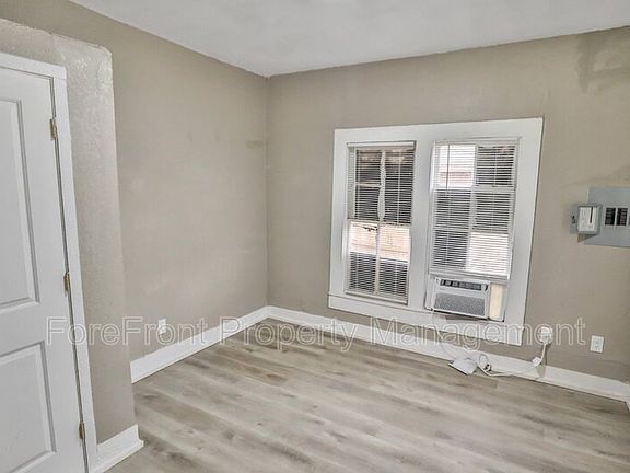 3rd image of 2126 S Laredo St