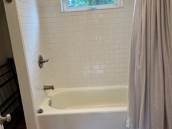 3rd image of 1001 Grant Ave