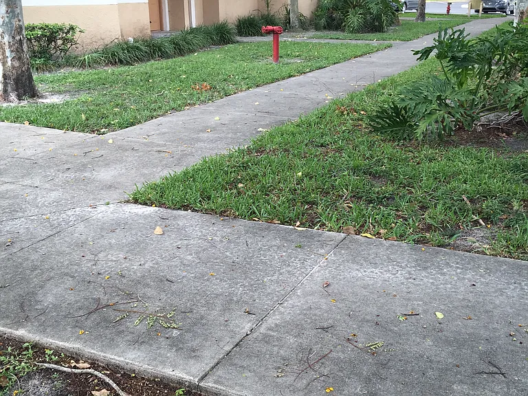 9441 Palm Cir S #9441 — Photo 1