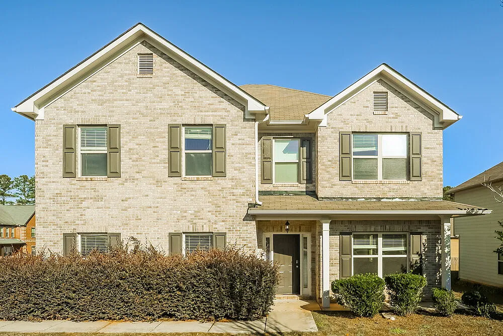 4 bed, 2.5 bath, 2690 sqft, $3,370 — Photo 1