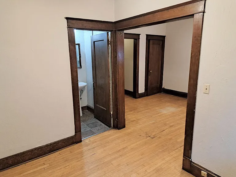 225 Place Apartments — Photo 46