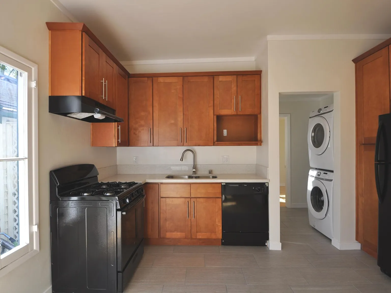 2 bed, 650 sqft, $2,700 — Photo 4
