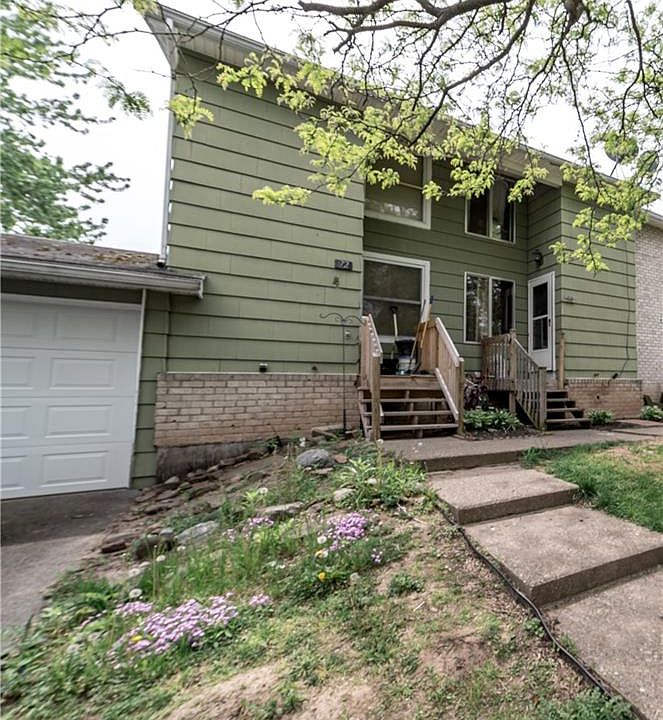 2nd image of 70 Parkwood Ln