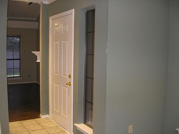 5th image of 220 Wayside Ct
