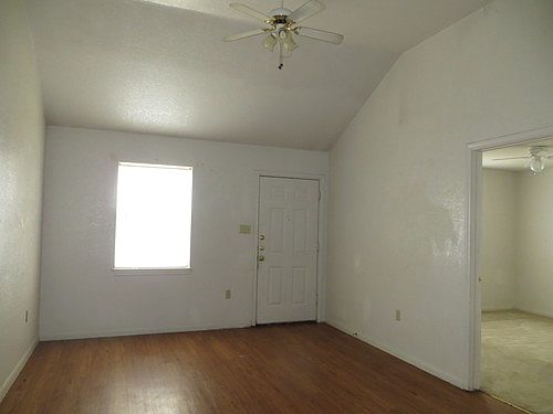 2nd image of 106 Horseshoe Dr #Ab