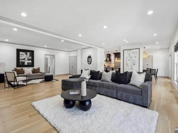 458 W Englewood Ave, Teaneck, NJ 07666