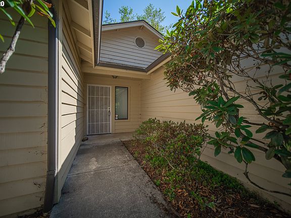 3rd image of 1485 Glenwood Dr