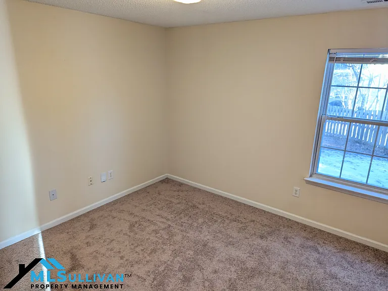 5015 Silhouette Dr — Photo 10