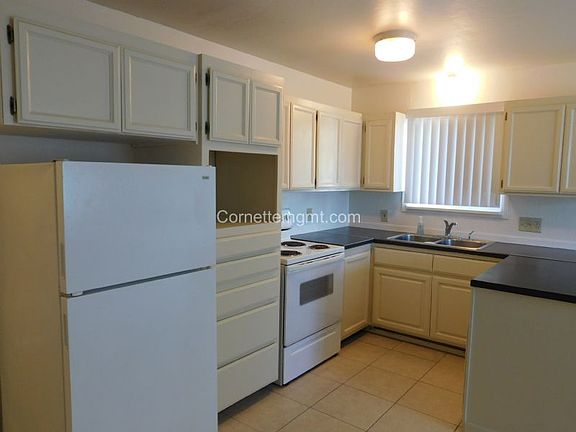 4th image of 3250 32nd Ave