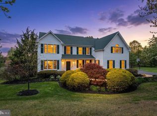 4880 Hunt Field Dr, Doylestown, PA 18902