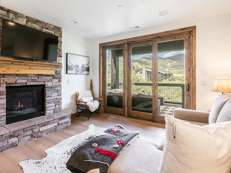 1238 Hailstone Dr — Photo 14