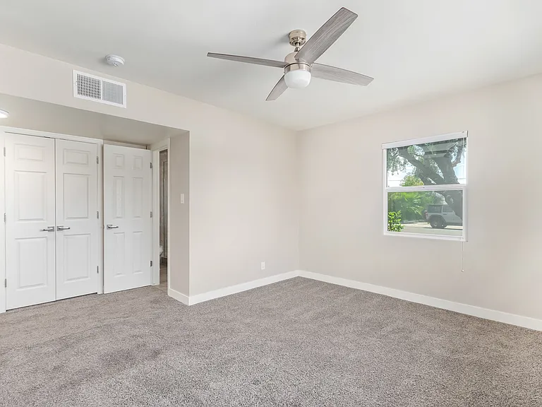 2136 W Village Dr — Photo 24