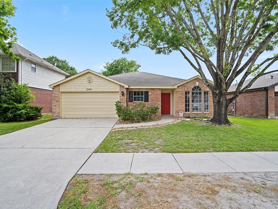 23418 Summer Pine Dr