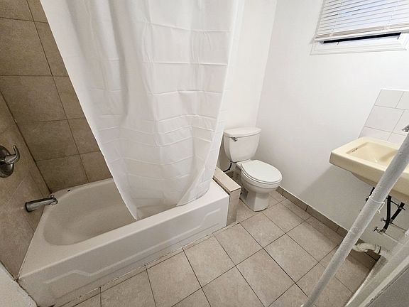 5th image of 54 Wall St #4