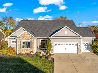 1277 Niagara Rd, Oconomowoc, WI 53066