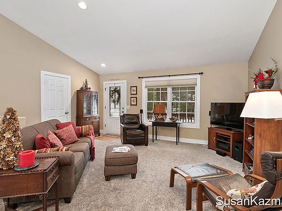 2nd image of 5931 Meadowmohr Ln