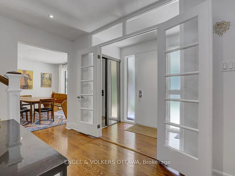 516 Buchanan Cres — Photo 4