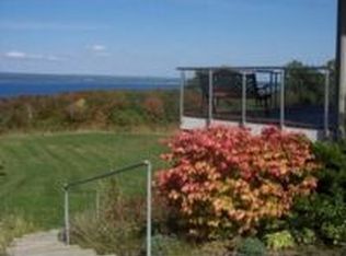 815 Blackbird Rd, Petoskey, MI 49770