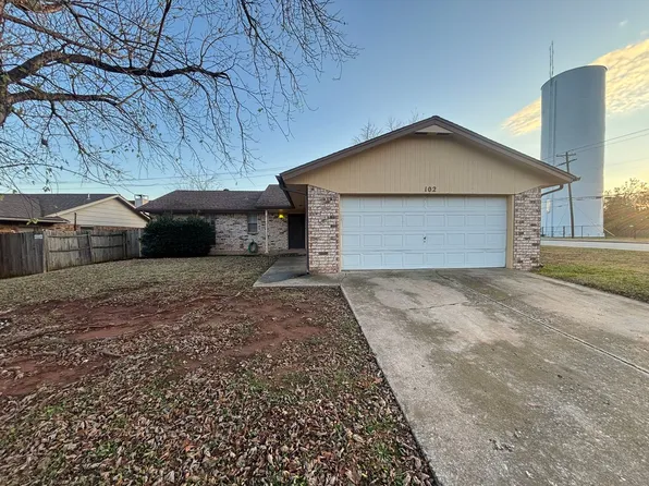 102 Chickasaw Ln, Yukon, OK 73099