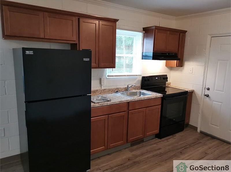 1st image of 7 Lanford Dr
