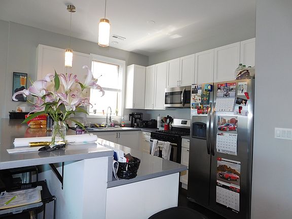 5th image of 1636 N Bosworth Ave APT 4S