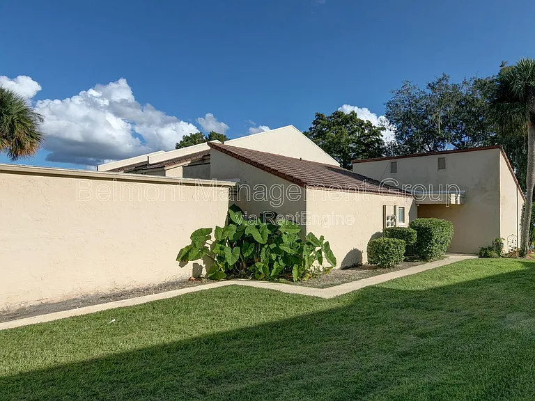 602 Desoto Dr — Photo 2