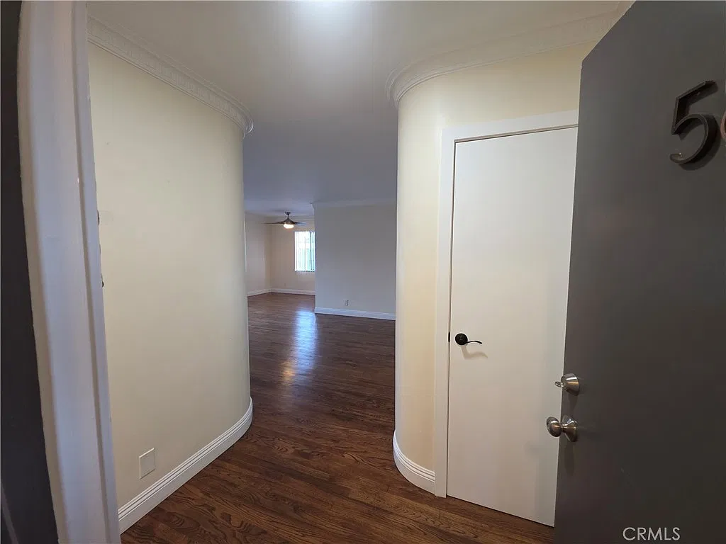 2 bed, 700 sqft, $3,700 — Photo 2