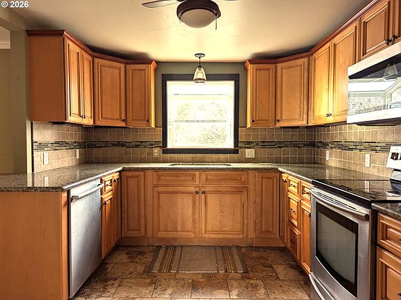 4th image of 76232 Beech St