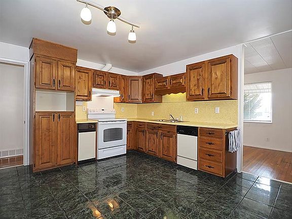 4th image of 1142 W Dalton Ave