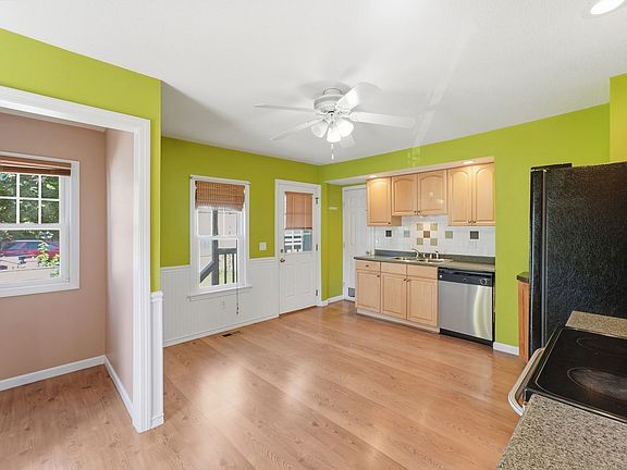 5th image of 102 Lemuel Ave
