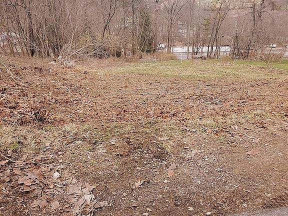 4th image of 414 Blue Jay Dr