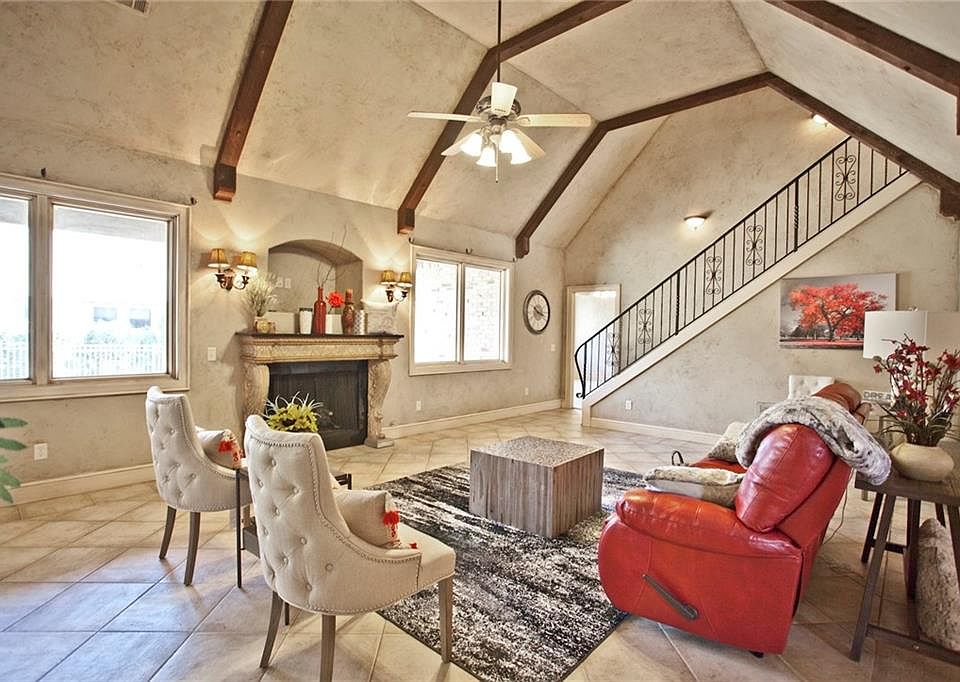 1st image of 303 SW Chardonnay Blvd