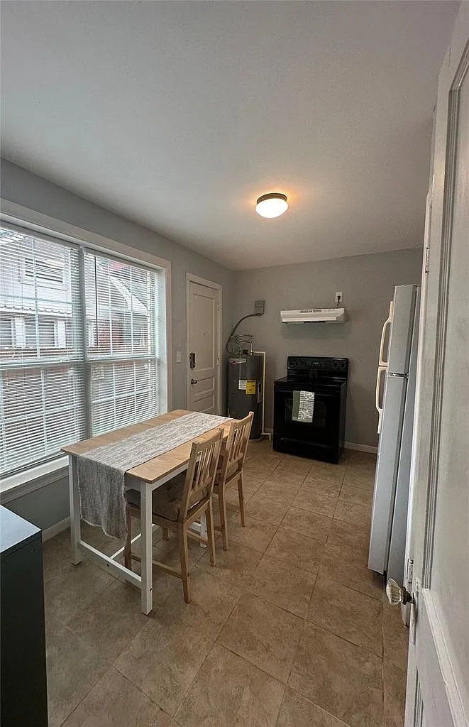 4302 Polk - Unit 2 — Photo 1