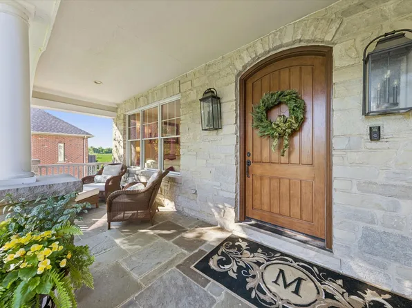 13487 Cambridge Dr, Lemont, IL 60439