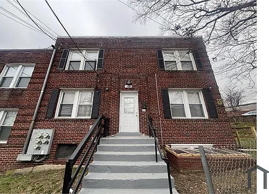 2820 Pomeroy Rd SE — Photo 1