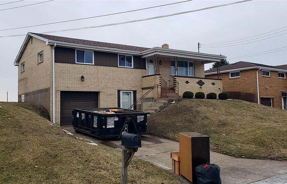 2nd image of 825 Westbury Rd