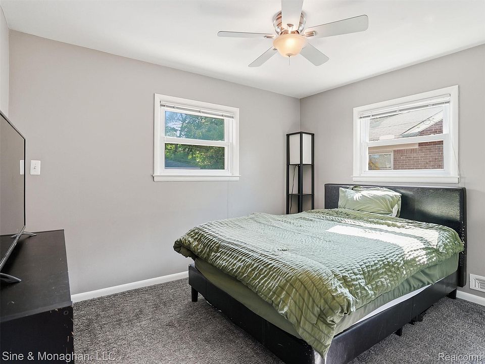 1327 Alicia Ct, photo 12