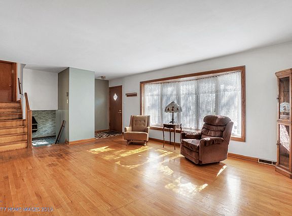 4th image of 196 N Pamela Dr