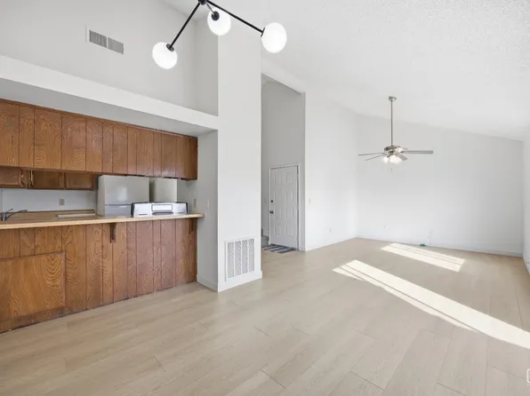 5300 Dunsmuir Rd APT 20, Bakersfield, CA 93309